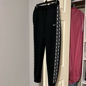 Nike Womens Mid Rise Jogger Pant Size S
